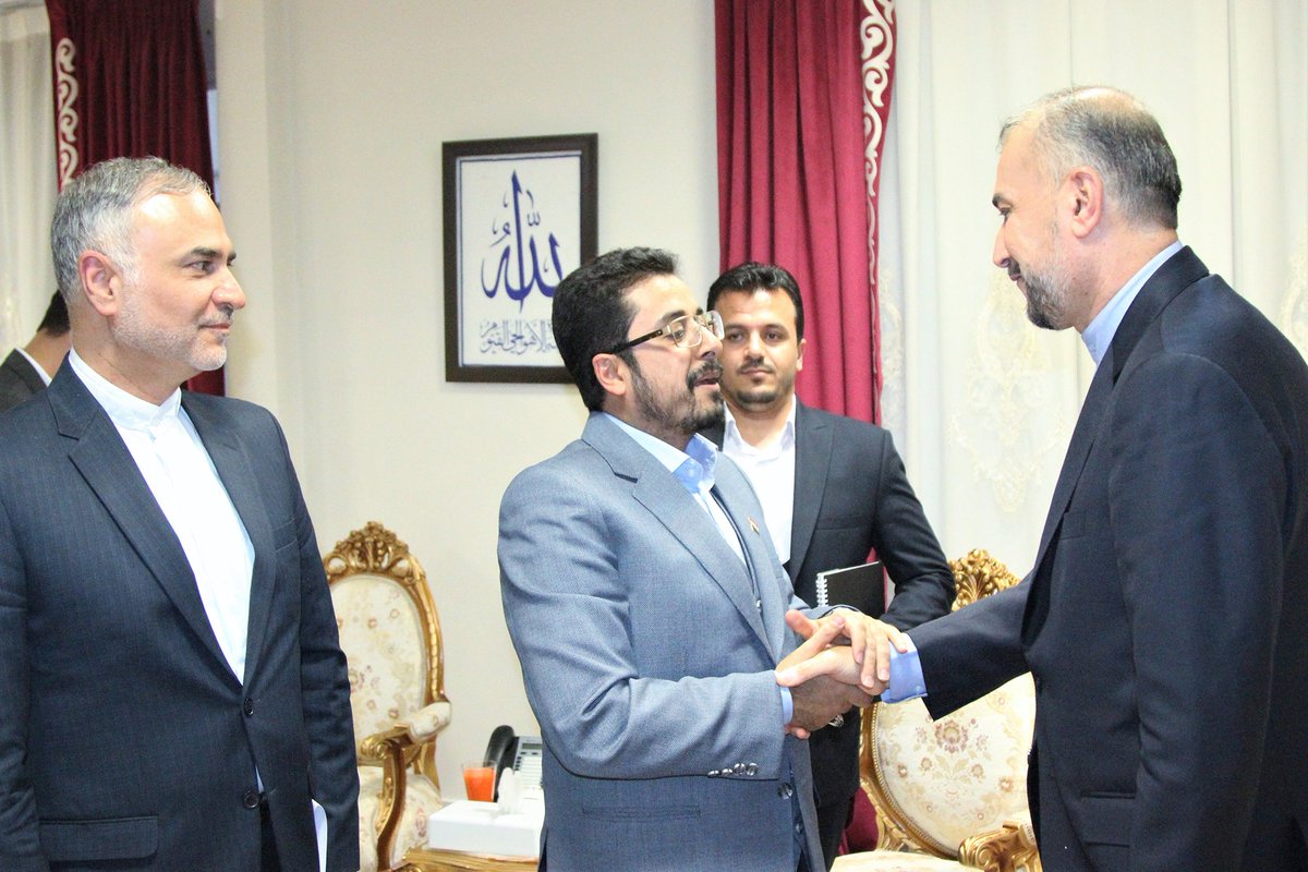 ibrahimdailami1's tweet photo. شرفت بالزيارة الأخوية الودية والصادقة من قبل أخي العزيز معالي د/حسين أمير عبداللهيان ، وزير خارجية الجمهورية الاسلامية والوفد المرافق له. لسفارتنا في طهران للتأكيد على الموقف المشترك لبلدينا وشعبينا الشقيقين من القضية الفلسطينية ونضالات وجهاد شعبها العزيز. https://t.co/xph4Zxf0Qc https://t.co/ztC4TtioGS