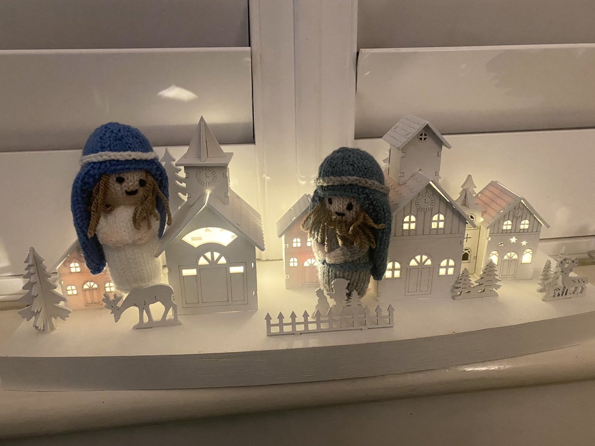 vicky_parr's tweet photo. @Y2StGabriels @StGabrielsCofE Mary &amp; Joseph helped Poppy to switch on our first decoration of the season 💙 https://t.co/ssJ4ILXlWO