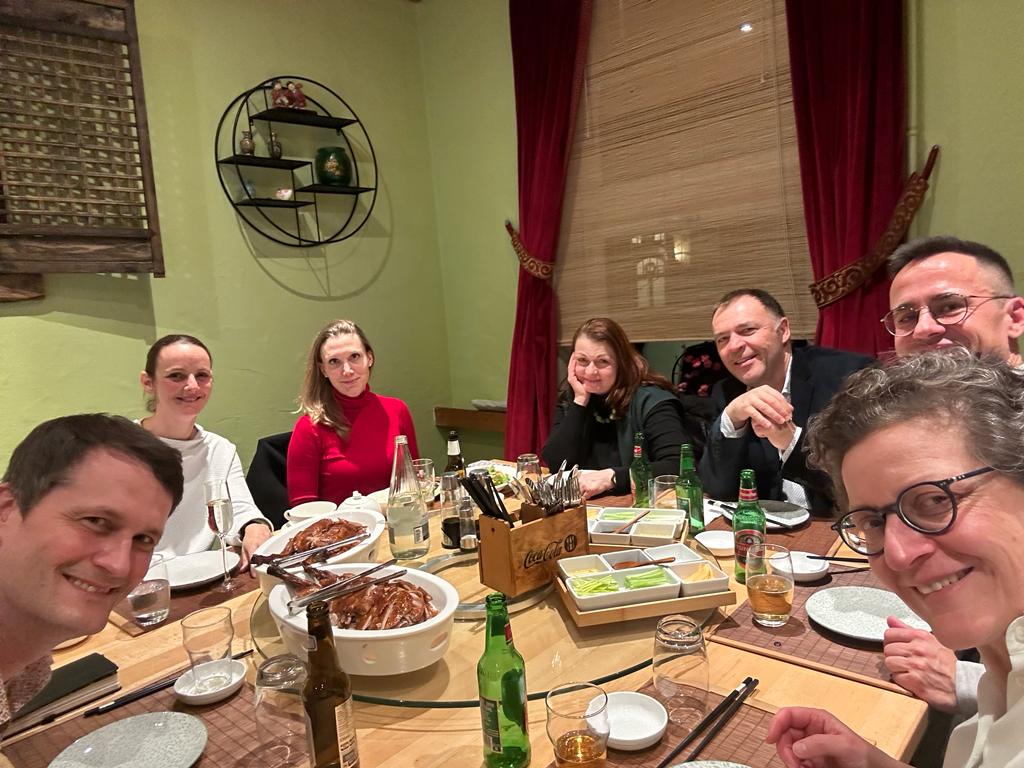 Das Jahr neigt sich dem Ende zu. Eine Woche vor der letzten Stadtratssitzung 2023 traf sich unsere Fraktion zum traditionellen Weihnachtessen. Dieses Jahr im Restaurant Huayuan im Fischermätteli.