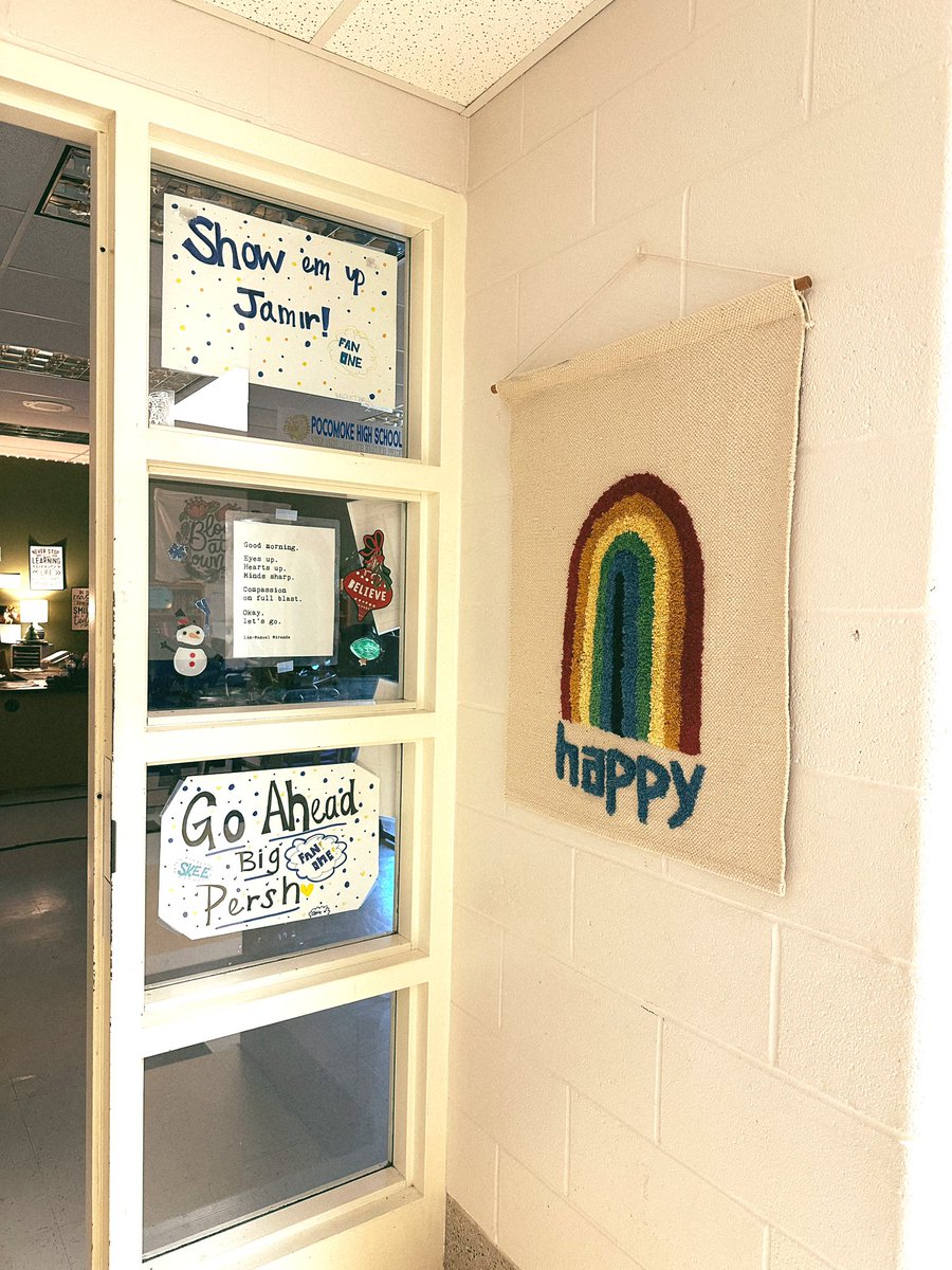 emmabelle_'s tweet photo. Honored and excited to be the fan one for my amazing students!! Can’t wait to cheer you on! 💙💛 https://t.co/AcFEMyE5kn