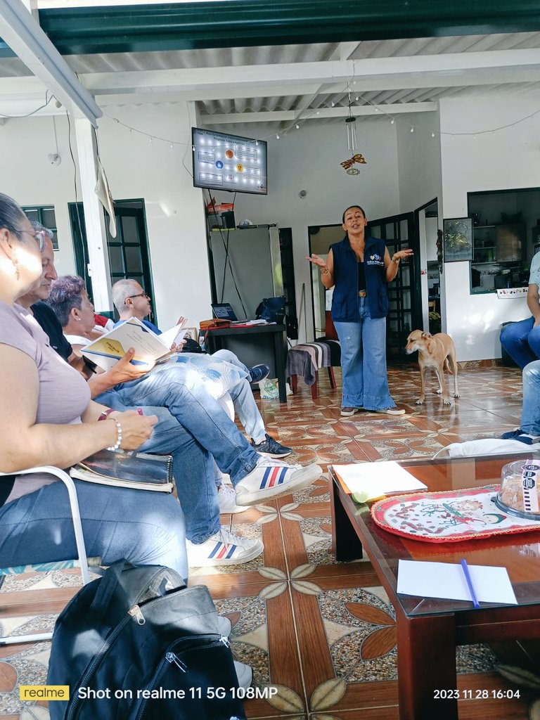 ALBAENIT's tweet photo. Cierre PTA 2.0, siempre un espacio para compartir experiencias y reconocernos como excelentes profesionales💯😘🥰🕺💃📚 https://t.co/YJI2ObBwl8