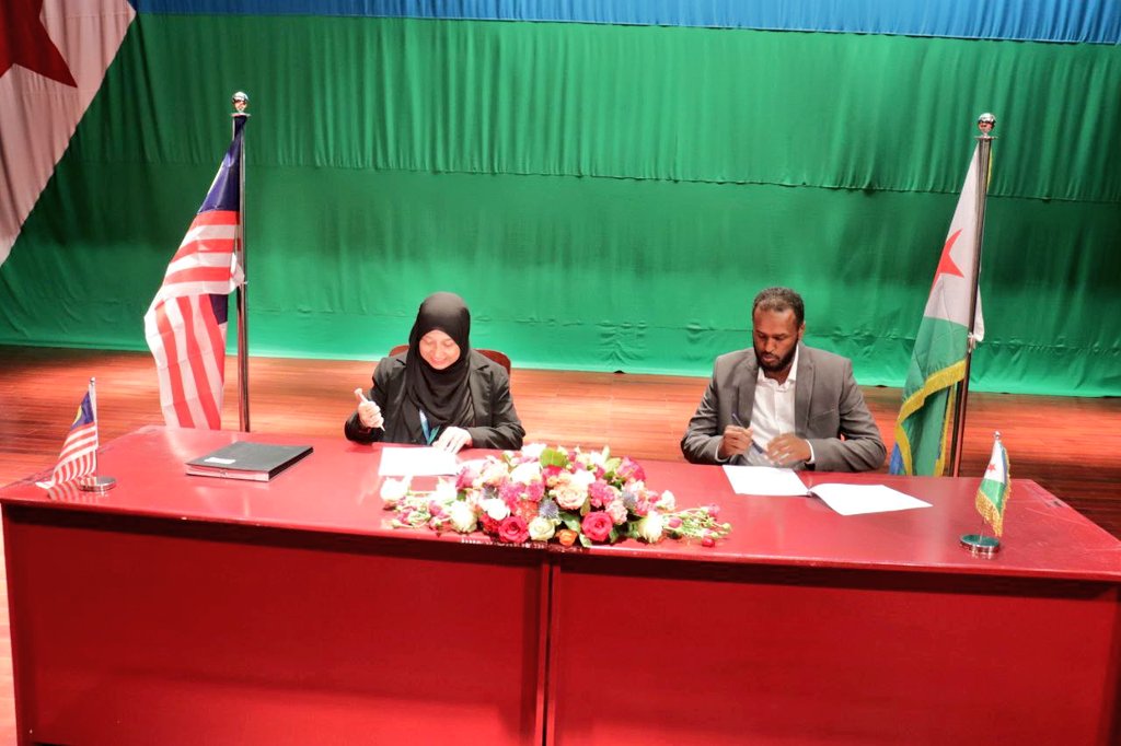 doingbusinessdj's tweet photo. #Djibouti_Invest 

Revivez en image les moments forts de la signature des accords entres les Institutions Financières malaisiennes et la Banque Centrale de #Djibouti 3/3
 #SEIDSP
#ANPI
#NIPA
#CCD 
#BCD https://t.co/8t40JvSnxC