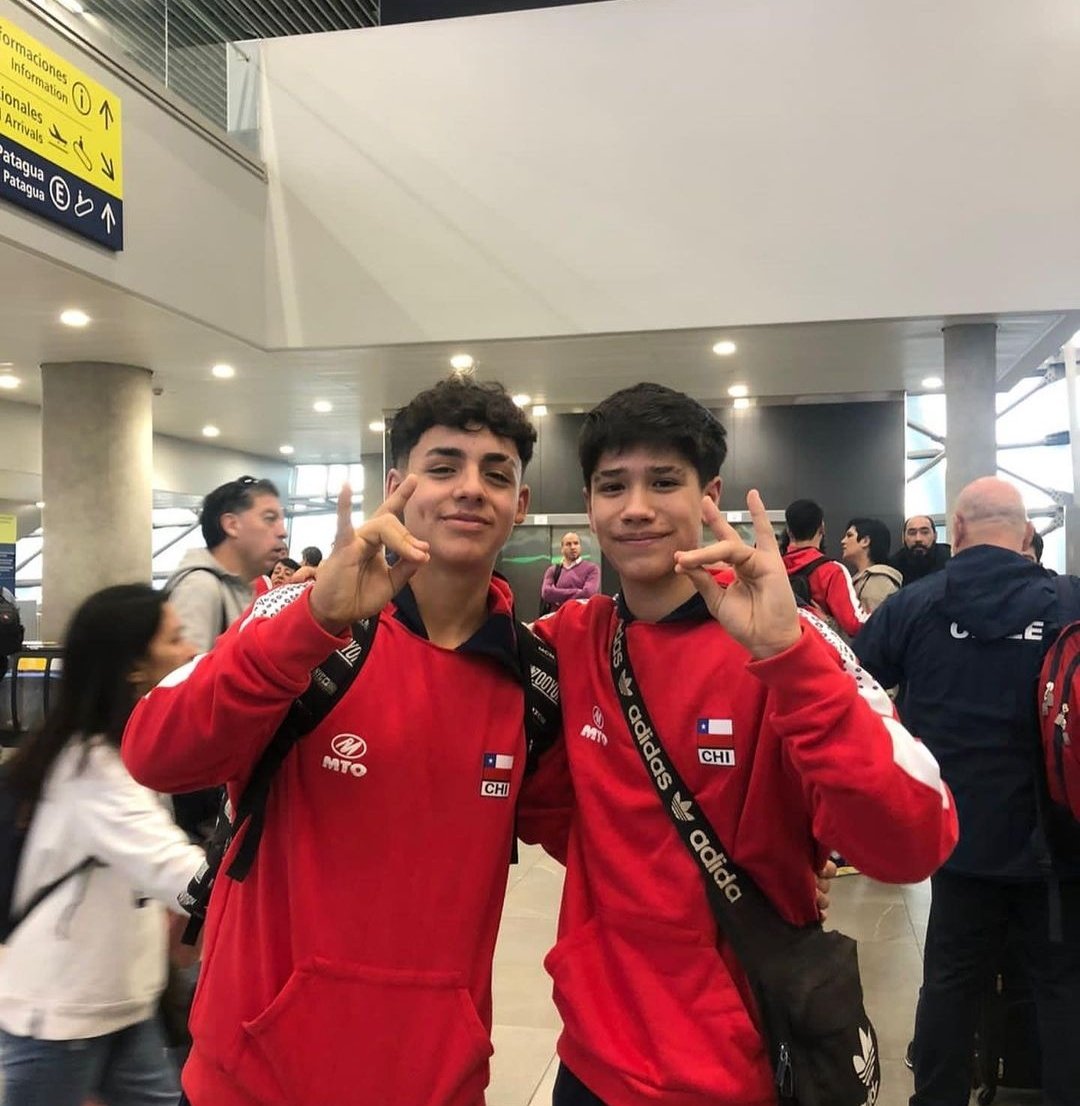 asvorachile's tweet photo. Nuestra selección juvenil U15 Varones participara del Nacional Federado en la cuidad de Linares este 1-2-3 de Diciembre.
Seleccionados de los clubes de  la región bajo el mando del Técnico Felipe Bertoni a las 17 hrs salen a la cancha este viernes.
El mayor de los éxitos!!! https://t.co/4oCSw7yB0s