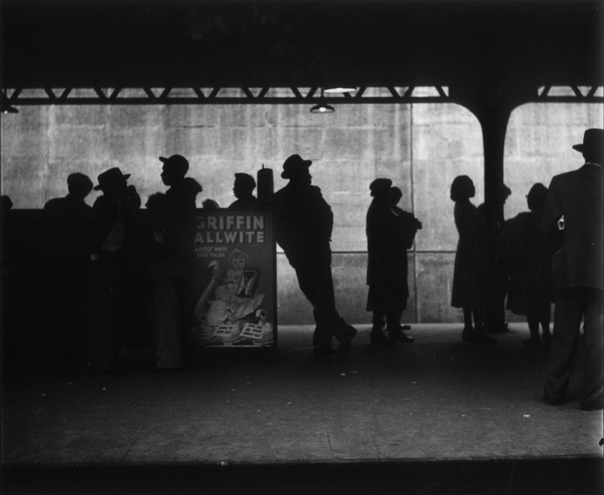 CreativeWisdom_'s tweet photo. RIP Elliot Erwitt. 📷 

#streetphotography #ellioterwitt #blackandwhitephotography https://t.co/ByP4Bxatl9