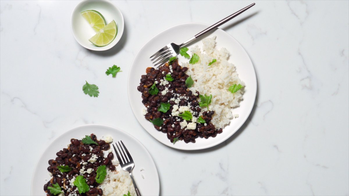 We're feeling the #TexMex recipe vibes this week at #CHEFiQ! 🔥 Grab your #SmartThermometer for some fresh Tex-Mex Chopped Chicken Salad. Then, enjoy the warm spice of Cuba with the help of your #SmartCooker by cooking up Cuban Style Black Beans. #recipeideas #cubanstyle #chefiq