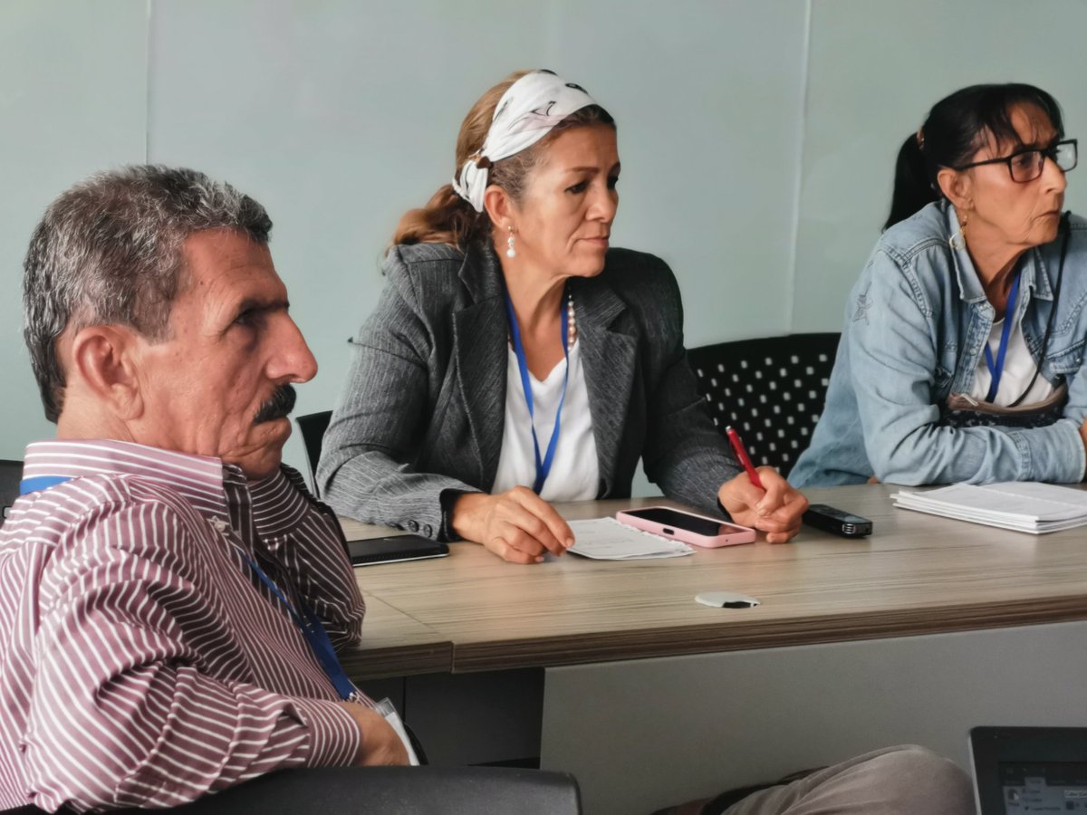 En la Asamblea Regional de Economía Solidaria, Popular y Comunitaria de #Armenia #TerritorioSolidario continúan las mesas de trabajo, preparándonos para la plenaria. Muchas ideas, aportes y propuestas de trabajo articulado con las organizaciones.