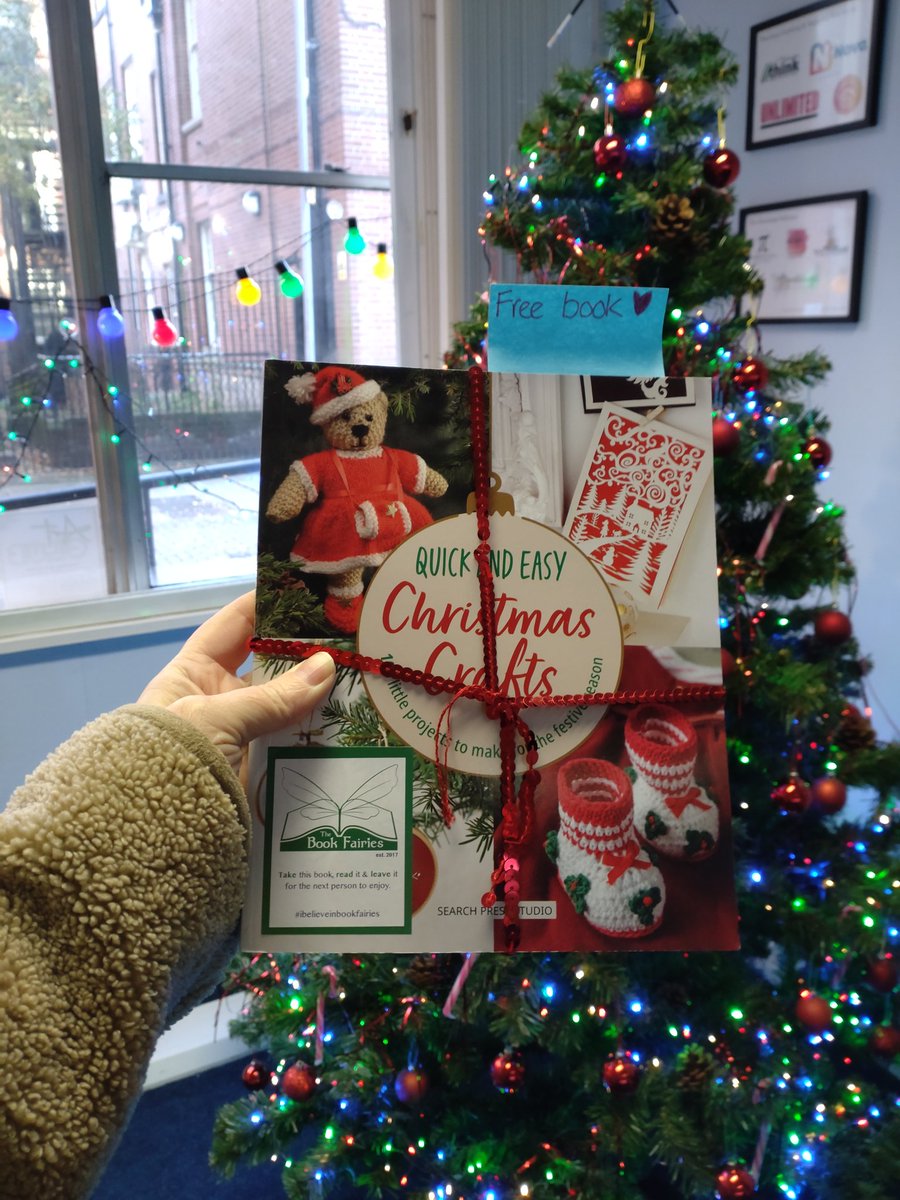 Have you ever made a Mug Hug?

The Book Fairies are sharing copies of Quick and Easy Christmas Crafts! What a great gift for someone this Christmas! 

Who will be lucky enough to spot one in #Pontefract?

#ibelieveinbookfairies #CraftyBookFairies #TBFSearchPress #bookmarkedhub