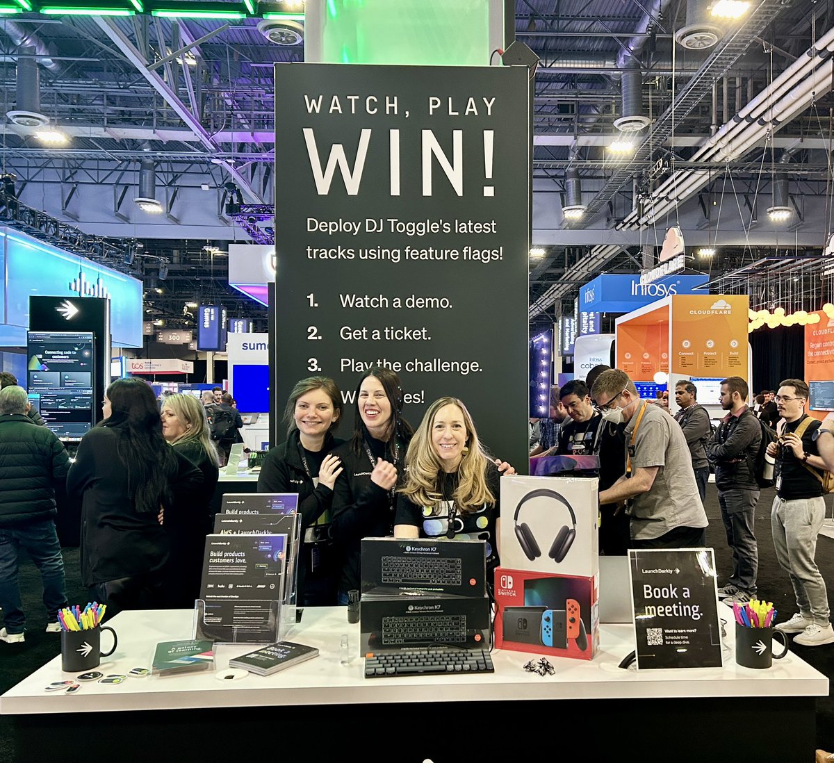 colleenpierre's tweet photo. Last expo day at @AWSreInvent and we’re here with our Toggle Tunes game and awesome prizes until 4pm! Come visit @LaunchDarkly at booth 784 https://t.co/0sw20fZGvK