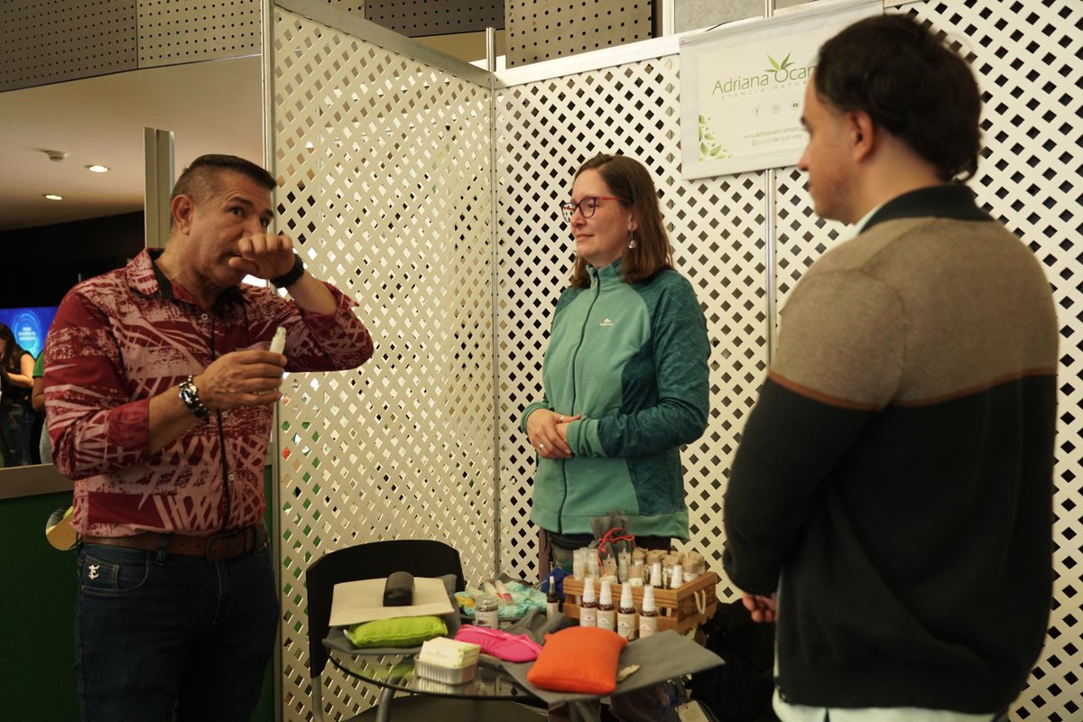 SENA_Antioquia's tweet photo. #EventosSENA Hicimos parte del Congreso Regional de Economía Circular y Sostenibilidad Ambiental, liderado por @ACOPIAntioquia, la Fao y nuestro @SENA_Antioquia, un espacio para exponer nuestra estrategia CampeSENA y apoyar a nuestros emprendedores. https://t.co/nKUPP0C0qx