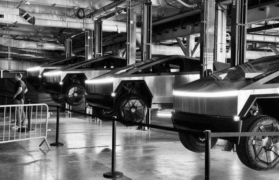 AlltomTesla's tweet photo. Livestream https://t.co/XGkcsWonvX

#Tesla #Cybertruck #pickup #elbil https://t.co/Fb5xRiZKy0