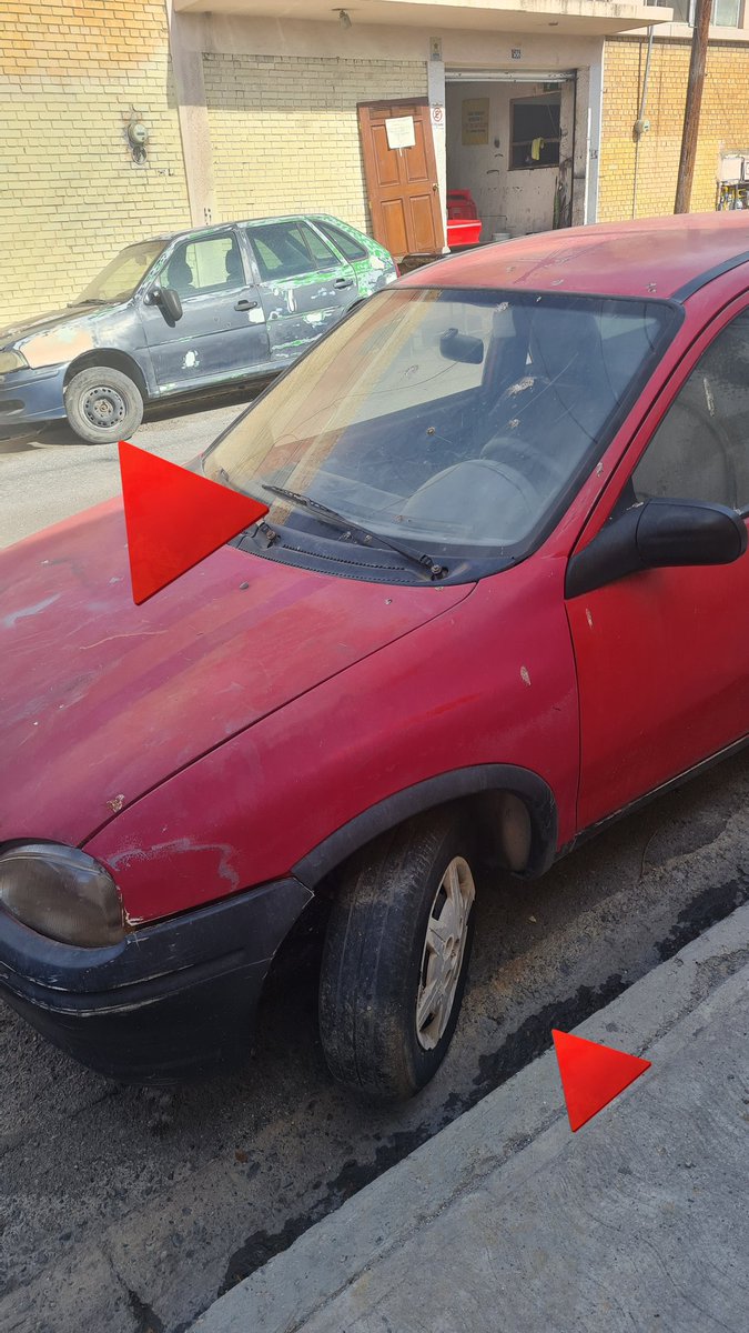 mooncake2470's tweet photo. @CICsal @policiasaltillo @SaltilloPC este taller en calle manuel doblado y moctezuma utilza la via publica para tener autos yonkeados ademas de hacer sus reparaciones https://t.co/c4heTNNoop