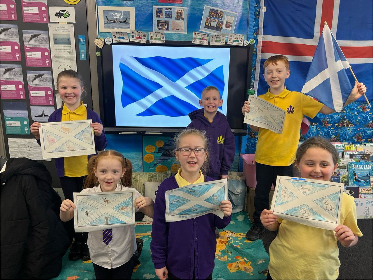 SunnysidePri's tweet photo. 🏴󠁧󠁢󠁳󠁣󠁴󠁿Happy St. Andrew’s Day to you from all at Sunnyside! Here’s some P4 Rewilders with animals they hope will be reintroduced to Scotland on their saltires! 🏴󠁧󠁢󠁳󠁣󠁴󠁿 #GieItLaldy https://t.co/XnB6t7iUvu