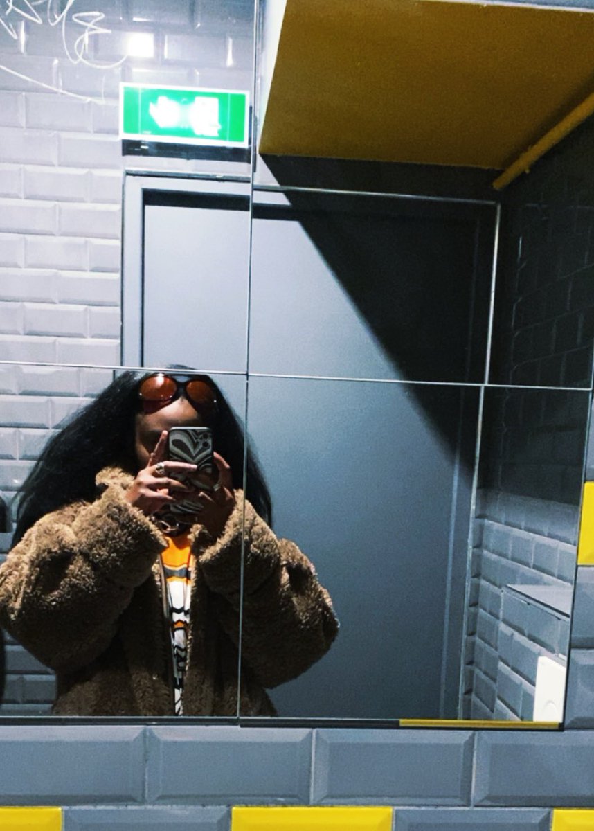 _tee_kae's tweet photo. Merci mes amours. Grâce à vous, cette année est à marquer d'une pierre blanche !
Big thanks to the team @bluweivcloud @tha.hottest1 @qw_esi @vaniesah @theophilus_anakwah @shumpert_q
@iamosafodaniel
HERE'S TO MY WORLD!
#teeworlds #spotifywrapped https://t.co/59vYGZ5hAs