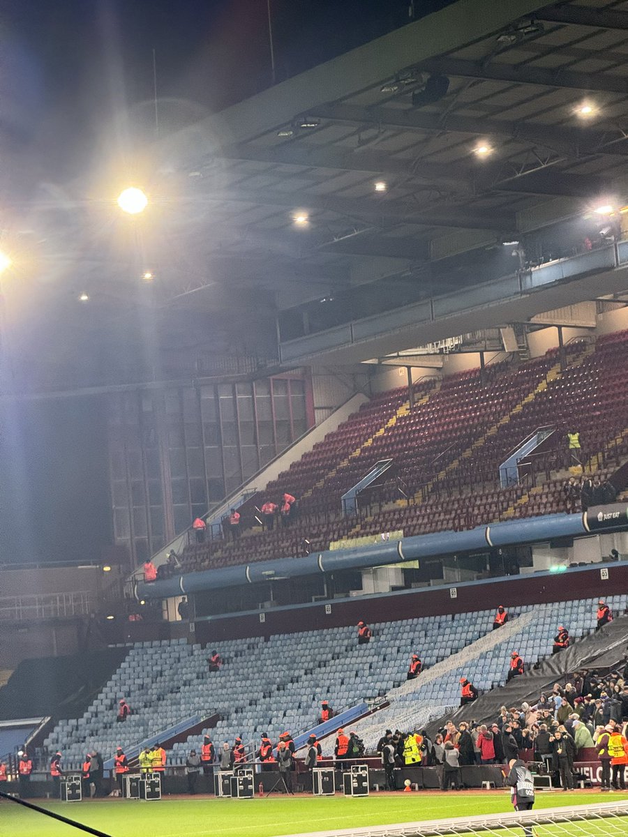 Tyler_'s tweet photo. Empty seats my lord #avfc https://t.co/D6mW3KzDis