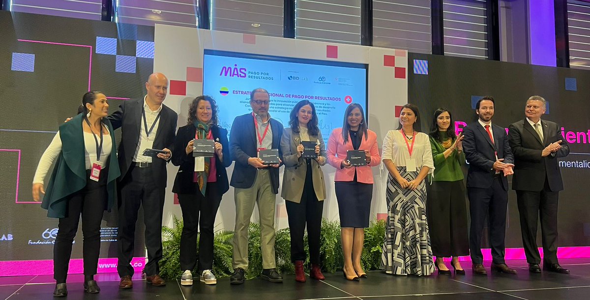 sallytaylor25's tweet photo. Orgullosos estamos de este reconocimiento  a Prosperidad Social como entidad del gobierno nacional que apostó por la innovación pública y social para implementación de Bonos de Impacto Social y otros formatos que le apuestan a la empleabilidad y la inclusión social. https://t.co/q78eb5BNBa