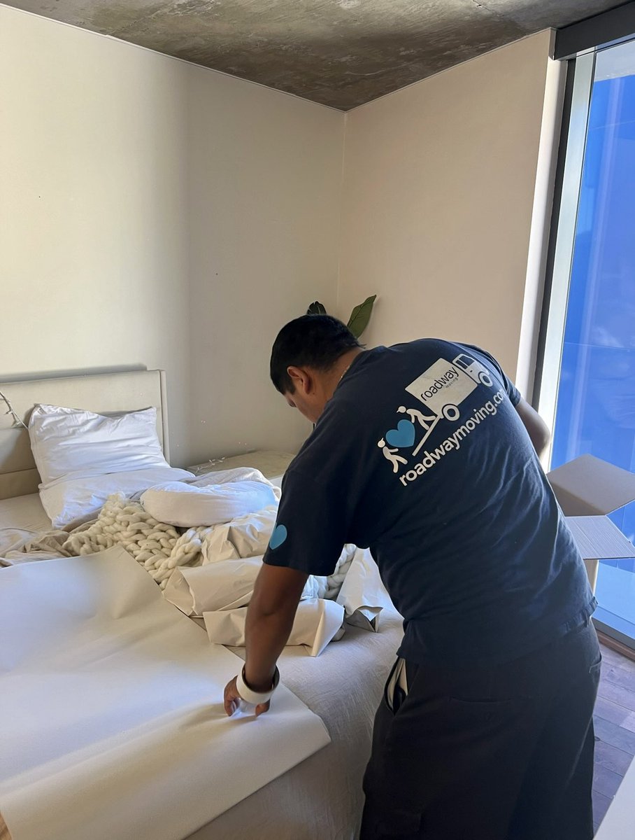 At Roadway Moving, we handle your small delicate items with extra care and precision. Our expert movers skillfully wrap and secure these treasures, ensuring they arrive at your new home safely and unscatched! Leave your cherished belongings handling to us 📦🌟

#roadwaymoving