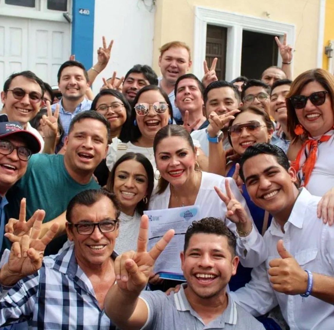KathiaBolio's tweet photo. GRACIAS, GRACIAS a la Militancia de @AccionNacional, a mi Familia y Amigos por acompañarnos en mi registro como pre-Candidata al Senado de la República, la volvimos una fiesta panista y ciudadana, mi registro y el de mi querida Obdulia Solis como compañera de fórmula ha sido oficialmente APROBADO por los órganos del partido correspondientes. Vamos a darlo todo en esta precampaña para obtener la candidatura, deseo seguir #LegislandoConAlma y dando #LoMejorParaYucatán.
#SomosUnGranEquipo
-
-
-
** Mensaje dirigido a Militantes y a la Comisión Permanente Nacional del Partido Acción Nacional