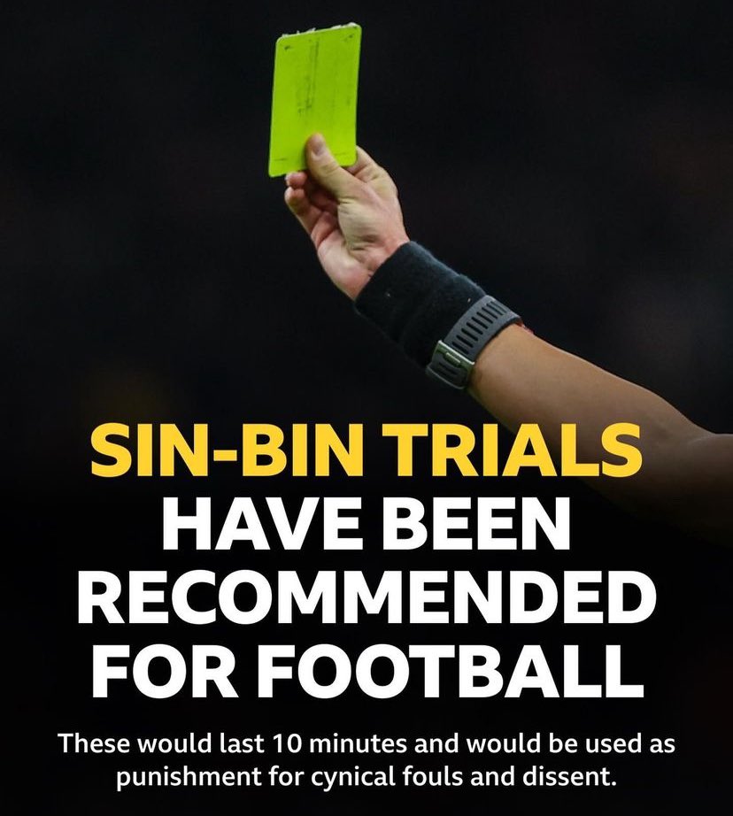 MrSameer_'s tweet image. Way @B_Fernandes8 complains about everything he will be constantly in #Sinbin #PremierLeague #MUFC