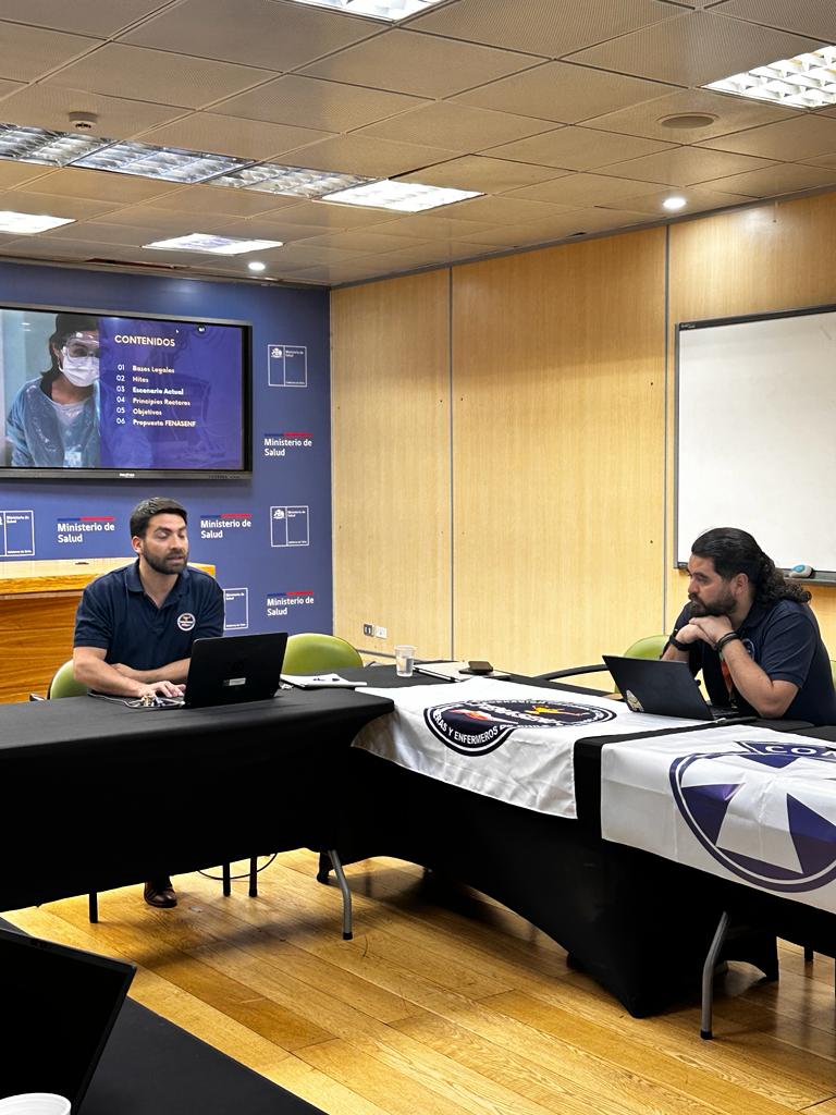 FENASENFCHILE's tweet photo. 🔵FENASENF hoy expuso su propuesta de trabajo en la Mesa de Carrera Funcionaria.
🟦Esperamos que MINSAL pueda generar una contrapropuesta que satisfaga el anhelo del estamento profesional y presente una contrapropuesta que nos permita avanzar con prontitud.
.
#TrabajoGremial https://t.co/9JRwqXX6IW