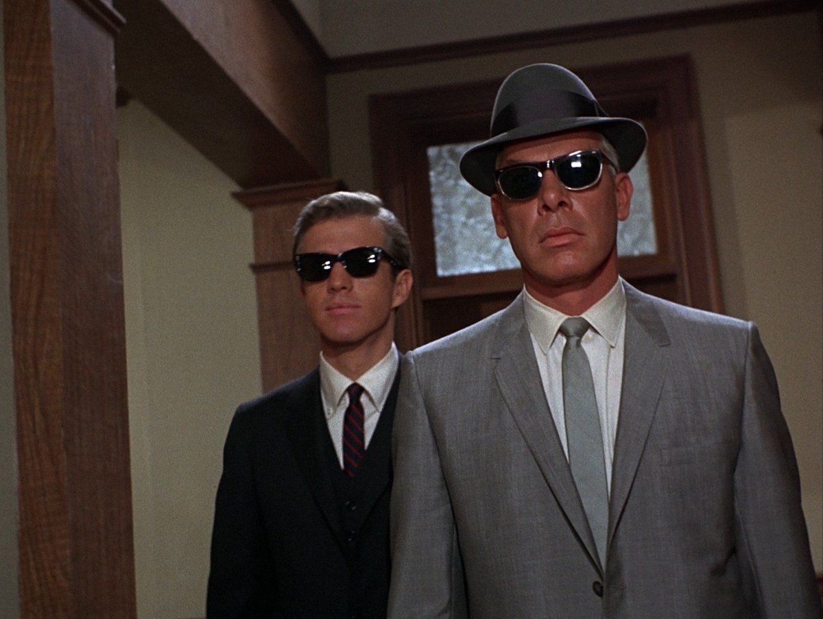 Morirdecine's tweet image. ¿De qué película hablaremos esta semana? 

#LeeMarvin #CluGulager #ganster #hardboiled #donsiegel #noir #cinenegro #remake #morirdecine #paramorirsedecine