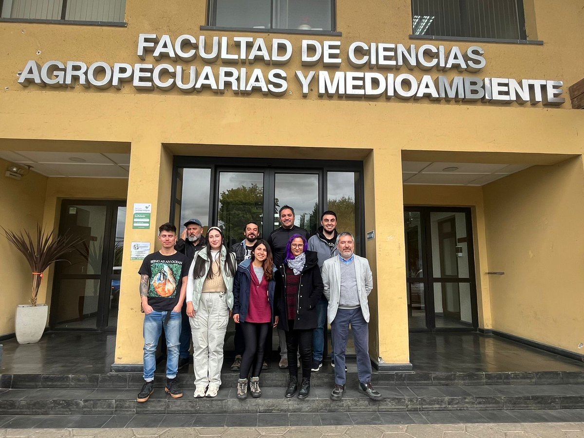 lepudec's tweet photo. 👉Sostuvimos reunión de avances del proyecto #MapBiomasChile, junto a investigadores/as de
@UFrontera,@uchile y #UMAG
✔Pronto revelaremos los cambios en la cobertura y uso del suelo en Chile desde 1998🌍en el lanzamiento de nuestro primer año de trabajo. https://t.co/KKaG01GIVZ