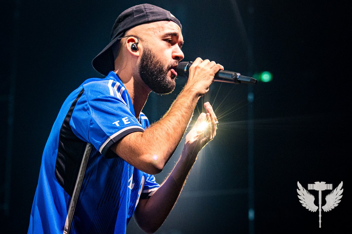 metalhoratio's tweet photo. Unforgettable beats and unmatched energy with @bigfloetoli at Centre Bell! 📸 My photos capture the electric atmosphere of their performance. Dive into this unique musical experience! 🎤🔥 #BigfloOli #CentreBell #RapMusic #ConcertPhotography #ElectricEnergy #biglo #oli #rapfr https://t.co/bi620sc4HE