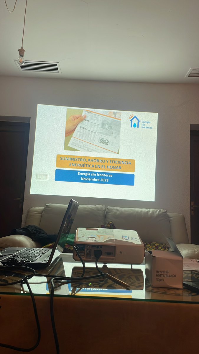 En la asamblea del pasado domingo Joaquin, miembro del equipo motor, impartió una formación sobre Suministro, Ahorro y Eficiencia Energética en el Hogar.

Un espacio para ser conscientes de nuestro consumo y aprender a ser más sostenibles con el planeta.

#casamambre #formacion