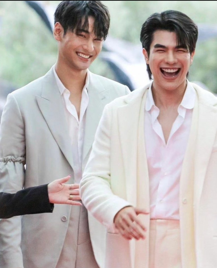 Kinn Porsche: The Fluff Diary AU
* So This Is Love*
Day 30: #MAU_Month | <a href="/MAUmonth/">MileApo Universe Month</a> 
Prompt: Free Day - KinnPorsche in Disneyland
Starring: 
Kinn as Prince Eric
Porsche as Princess Ariel

Co Stars: 
Khun - Sleeping Beauty 
Pol - Cinderella
Arm - Snow White

Dedicated to my