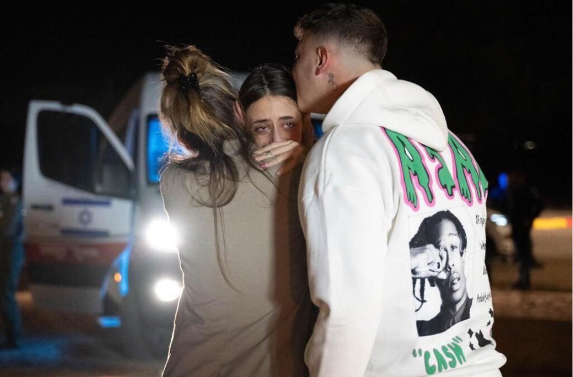 Israel_Avia's tweet photo. Su mirada cuenta tanto 💔
Mia, te mandamos toda la fuerza en el mundo ❤️‍🩹
Gracias a Dios, volviste a casa 🇮🇱 https://t.co/QfHnIcsDnq