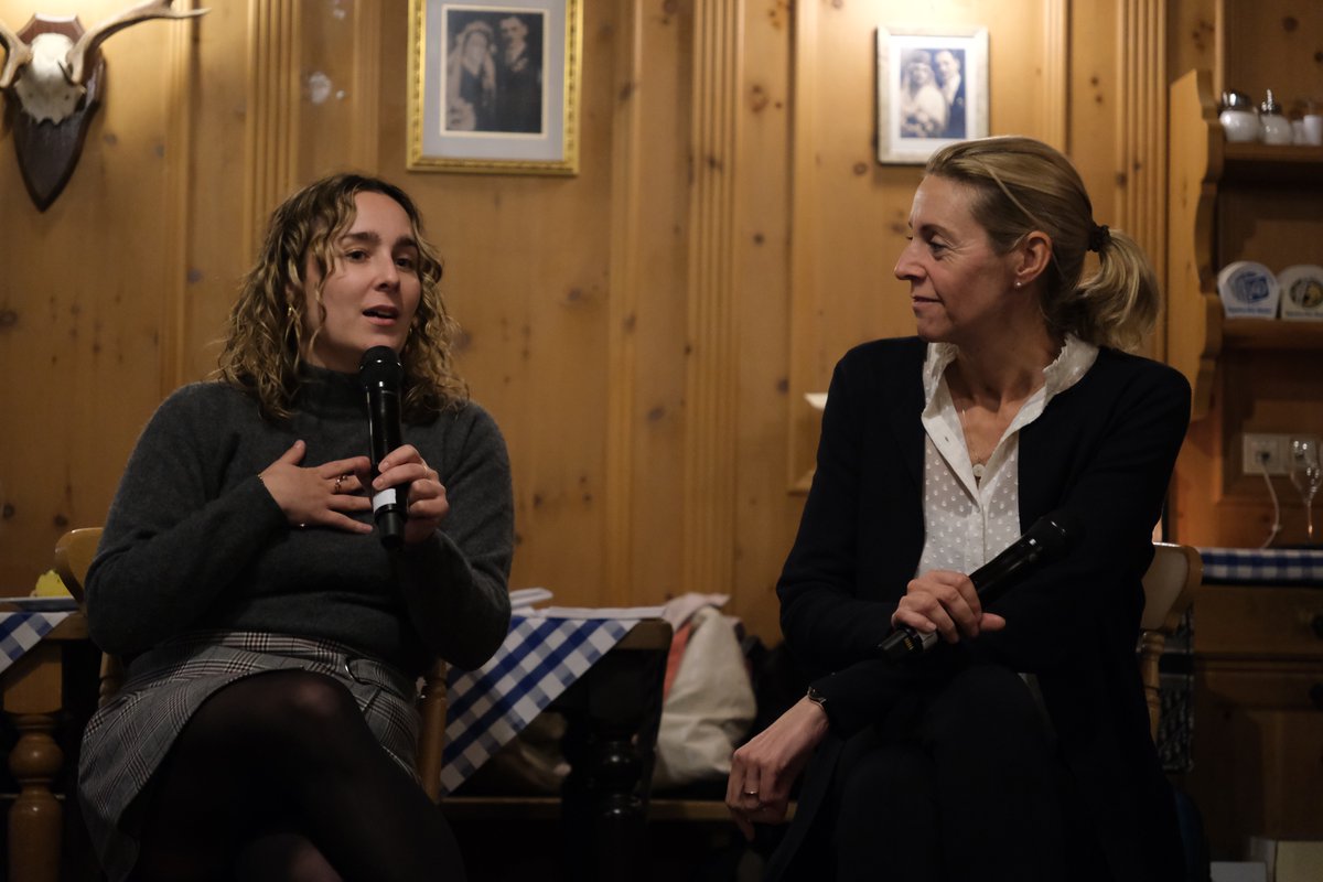 AspenGermany's tweet photo. 🌐 Our participants for the #DemocracyForward2023 Workshop have arrived in Berlin from all over the world. They gathered for a cocktail reception and had the chance to converse with our guest @CaraSeeberg at the social dinner. We look forward to tomorrow! @AspenIntlPart https://t.co/aHCYNEhazs