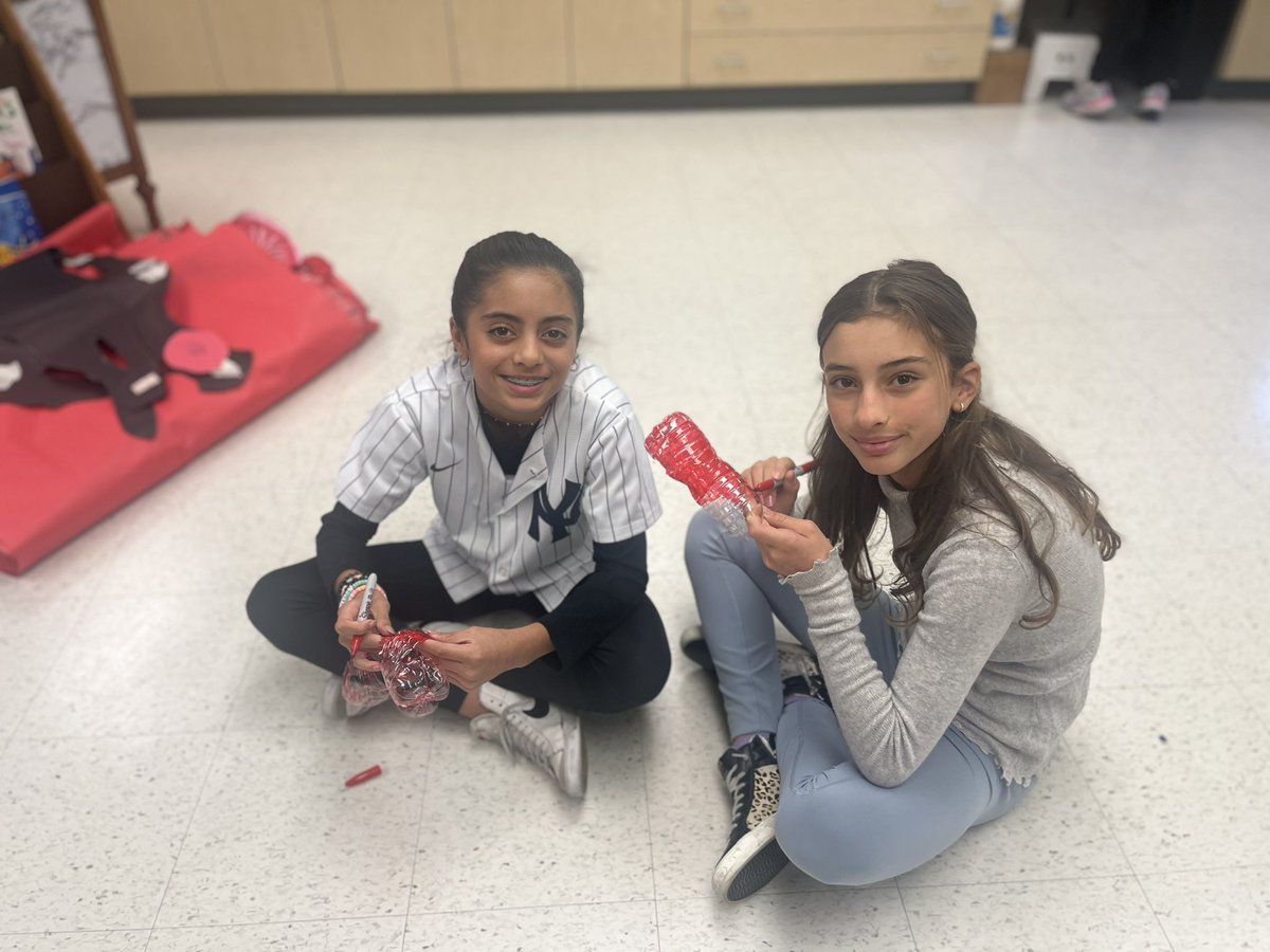 mrsrcarinoFS's tweet photo. So excited about this project that highlights environmentalism and SEL community development! Thank you to @ArtwithMrsPriv and the students for all their hard work! 🎨♻️ https://t.co/ykVhxgpspq