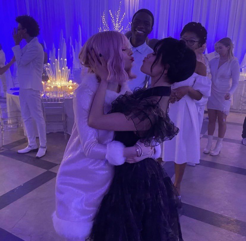 Poliwhirl_Punch's tweet photo. THIS IS A SHIP CHECKPOINT! ✋ YOU ARE NOW REQUIRED TO POST YOUR FAVORITE SHIPS
#Supercorp #Wenclair #Sulemio #Beauyasha https://t.co/aNr6u30RgV