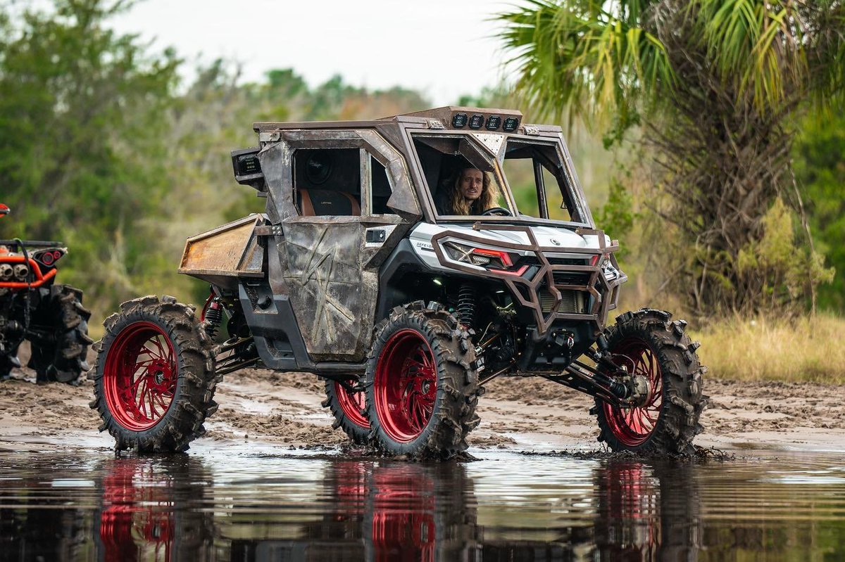 superatvtweet's tweet photo. 😍 @koltgene's #CanAmDefender is bad to the bone! This rig sitting up on a @MoorheadOffroadEngineering lift to clear #SuperATV 38" Terminator MAX Tires with @KellerPerformanceProducts #KellerBallJoints holding them on! 💪😎 #BuiltforBattle #TerminatorTires 📸: @_lukecullen_ https://t.co/sEo2t6feIn