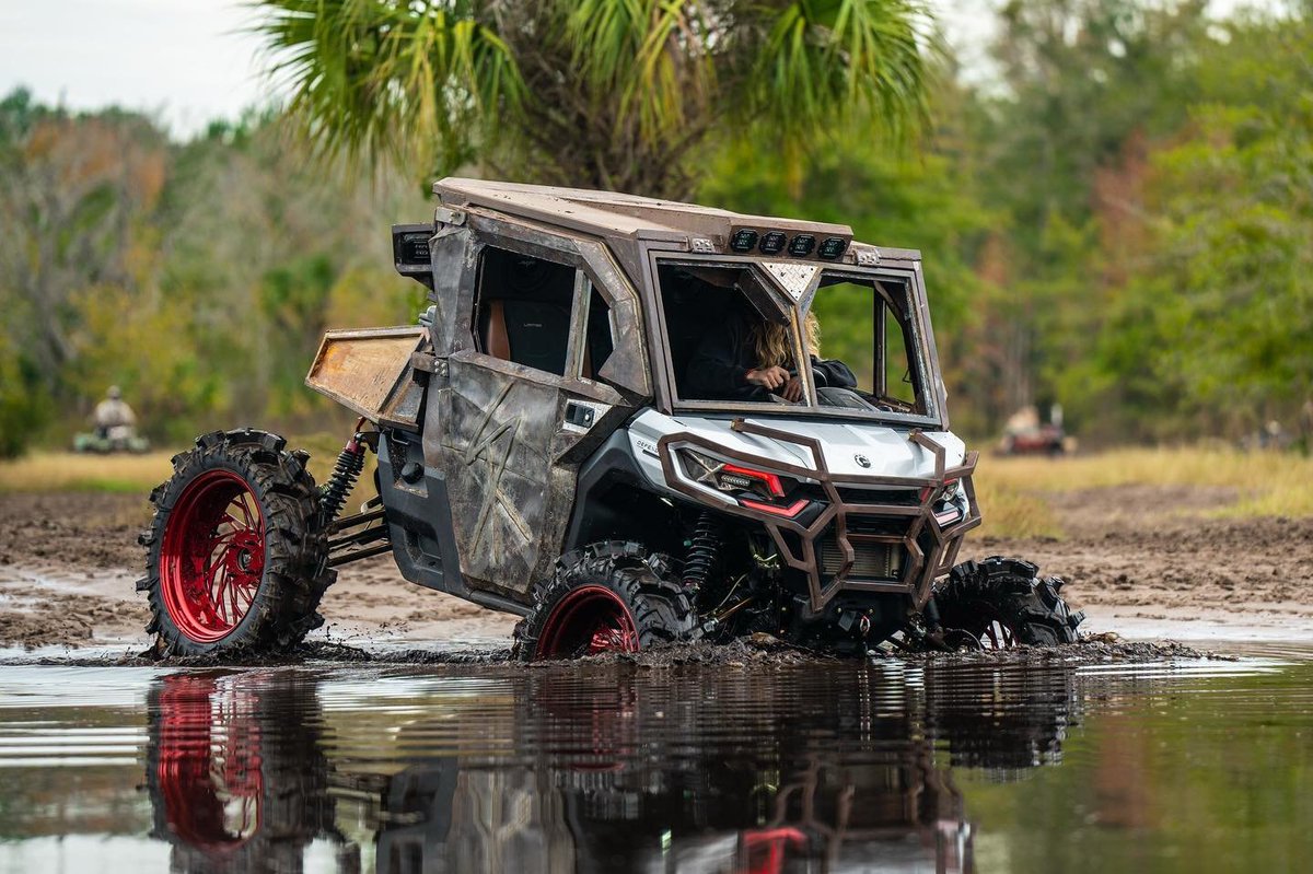 superatvtweet's tweet photo. 😍 @koltgene's #CanAmDefender is bad to the bone! This rig sitting up on a @MoorheadOffroadEngineering lift to clear #SuperATV 38" Terminator MAX Tires with @KellerPerformanceProducts #KellerBallJoints holding them on! 💪😎 #BuiltforBattle #TerminatorTires 📸: @_lukecullen_ https://t.co/sEo2t6feIn