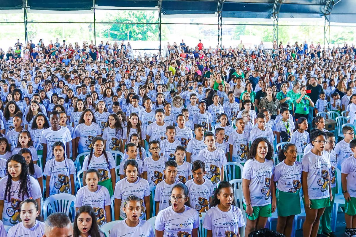 visaooeste's tweet image. Proerd forma 2,3 mil estudantes de Osasco
#osasco #proerd 
visaooeste.com.br/proerd-forma-2…