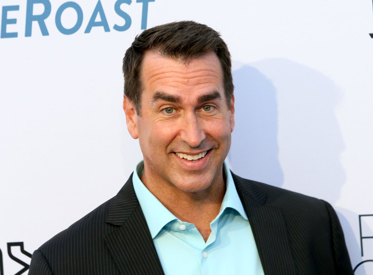 indianloonie's tweet photo. Rob Riggle being a retired marine is fucked up imagine getting shot in the chest and seeing this guy holding the rifle https://t.co/TKESEzShjo