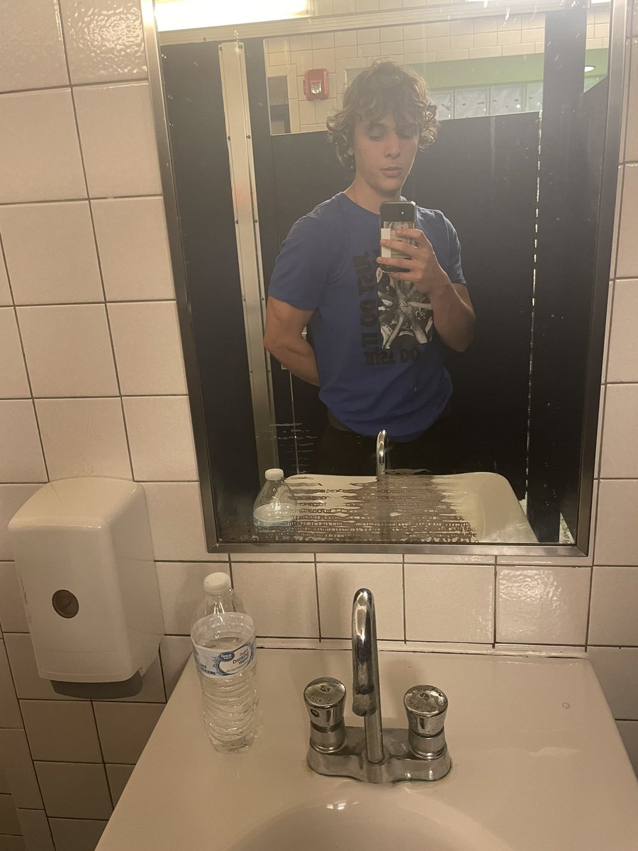 shane 🕺 tweet media