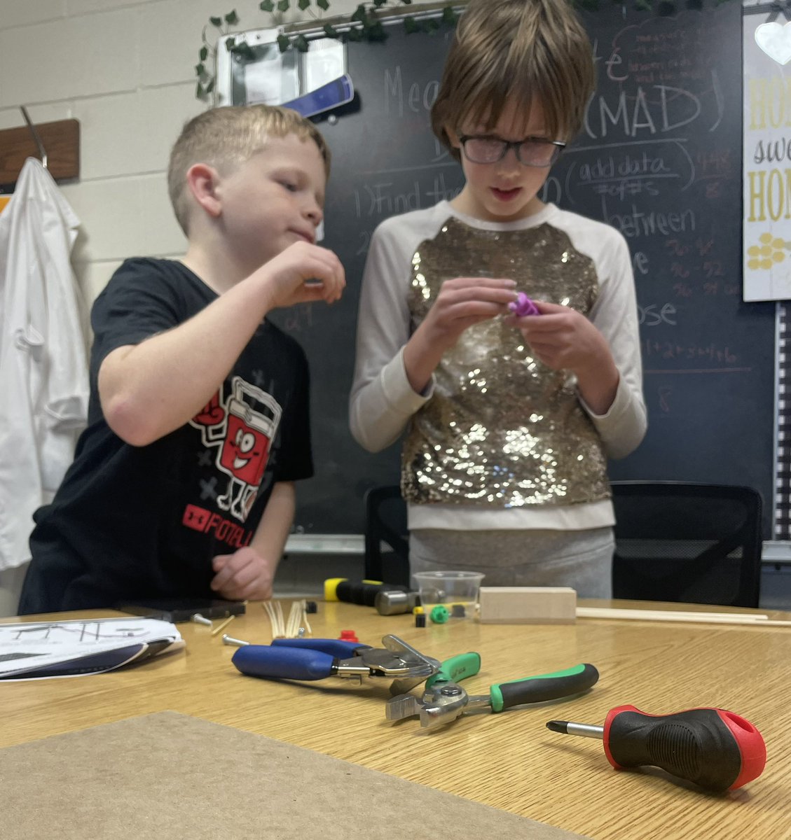 ms_bristow's tweet photo. @GetTeacherGeek my students are loving the Wind Lift project! They can’t get enough of these #STEAM projects! #1SEP https://t.co/xOYwrO3gyZ