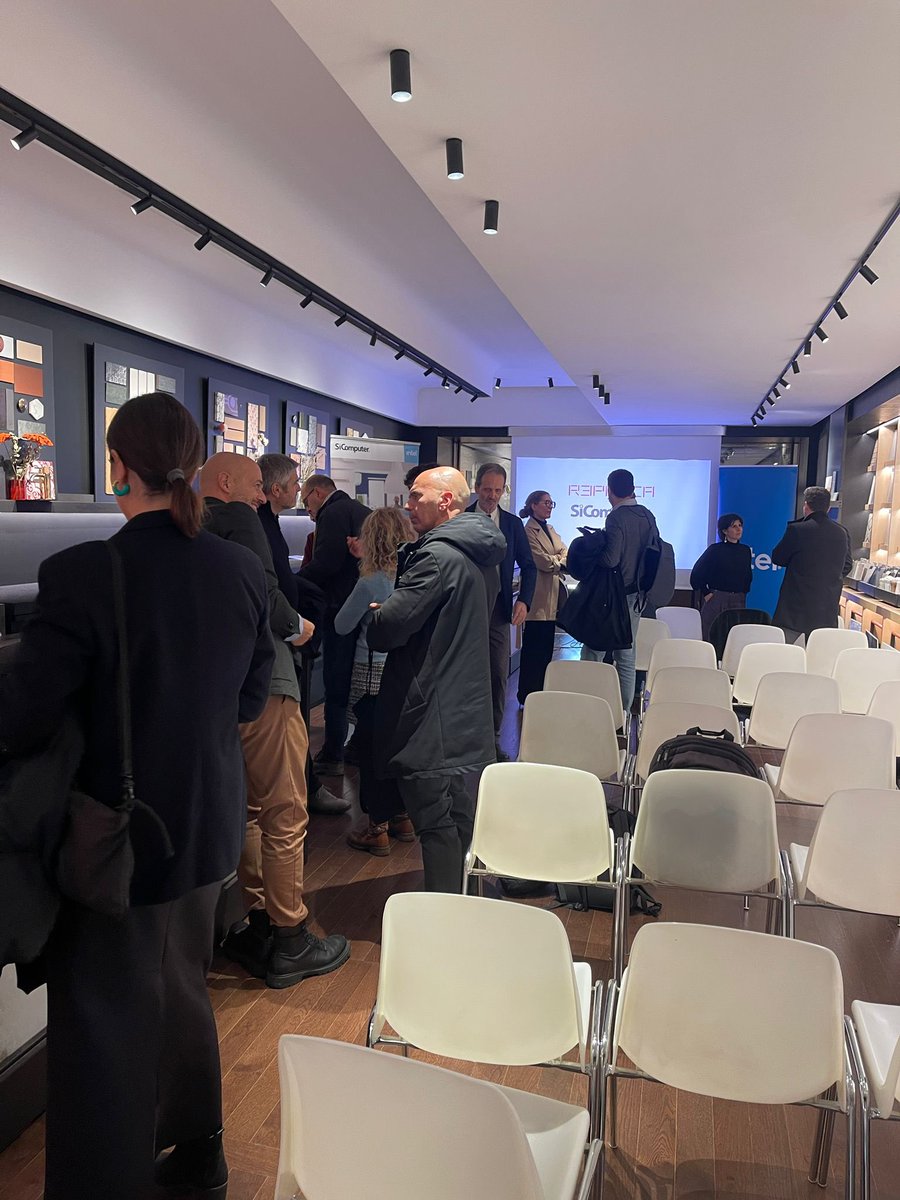 MetroQuality's tweet photo. 🖥️ 📐 Una bella serata per la presentazione di #R3plica e #UnrealEngine, un potente strumento al tuo servizio per la progettazione architettonica.

#MetroQuality #architecture @r3plicaspace #design #architecture https://t.co/AYjY0kg9NO