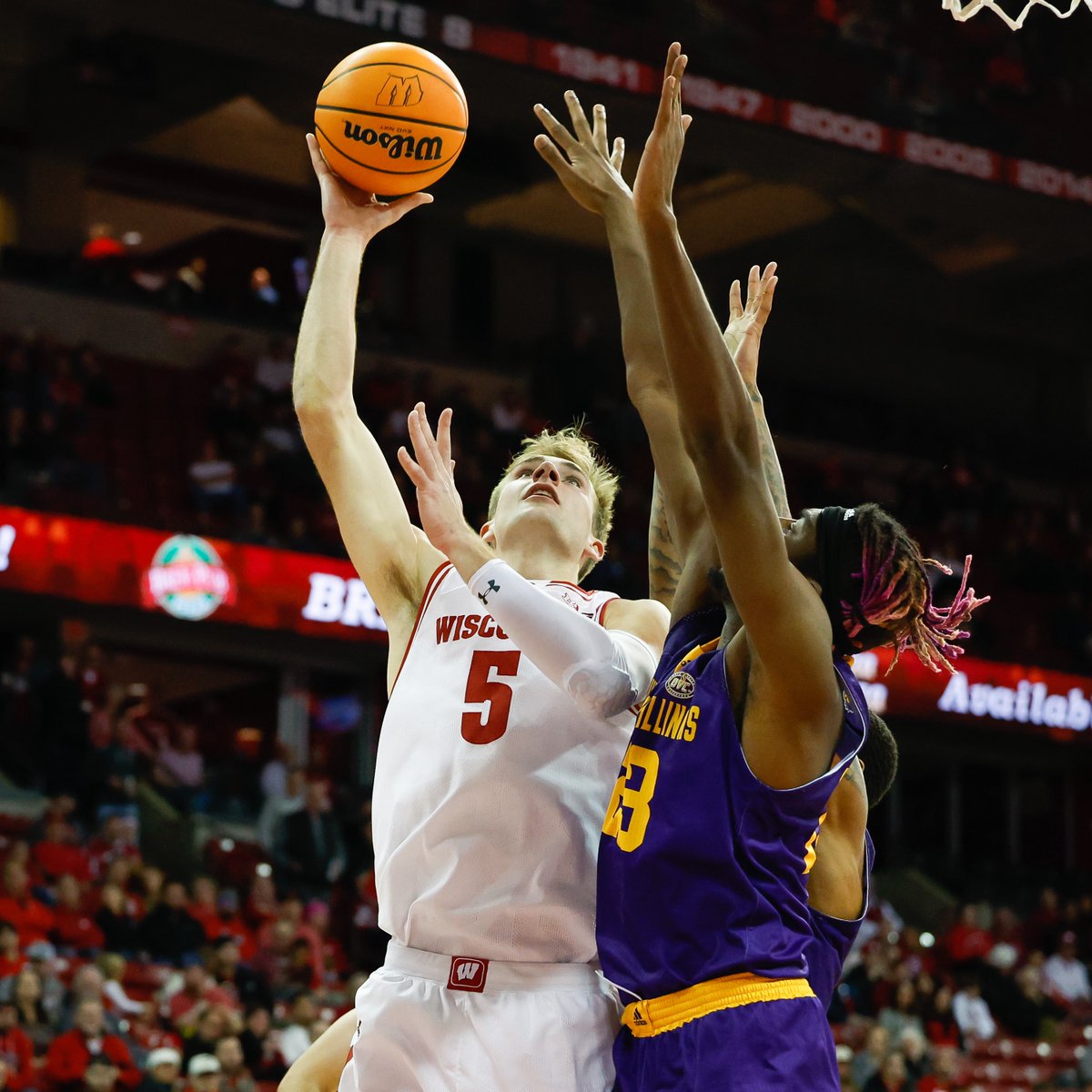 Wisconsin Badgers tweet media