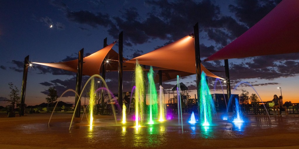 PlayLSI's tweet image. Lights. Jumping Jets. Action.

#playconnectsus #aquatix #splashplay