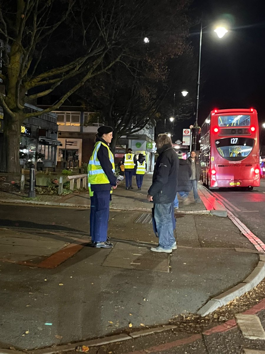 Tonight we’ve been out in the #Carshalton area speaking with members of the public about how they can keep themselves safe.
