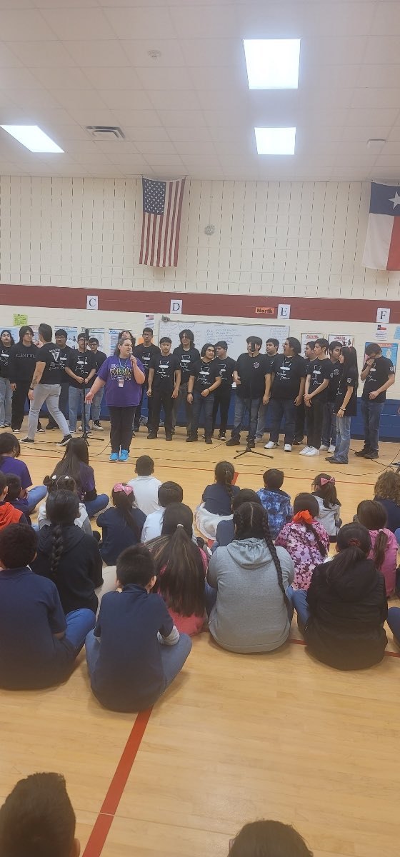 RufinoMendozaES's tweet image. 🎺 Gratitude to the J.P. Elder Band for an amazing performance today! 🎶 Apreciamos la increíble presentación de la Banda J.P. Elder hoy. ¡Gracias por inspirar a nuestros estudiantes! #MusicalMagic #CommunitySupport @CortezLupe1 @ChrisjBarksdale @katy_anne_myers