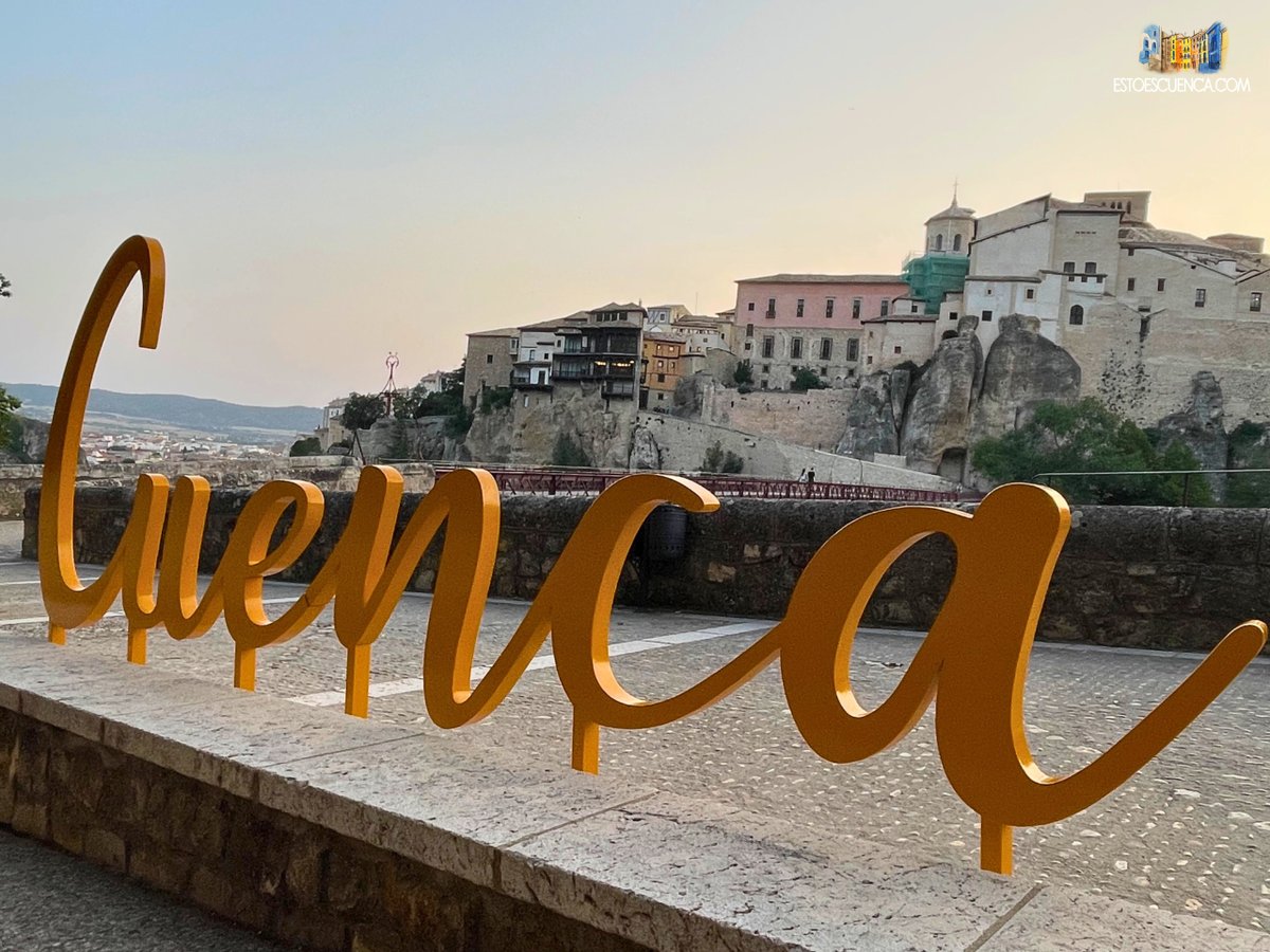 estoescuenca's tweet photo. 👉#Cuenca es una ciudad de miradores.
👉Repartidos por toda la ciudad, hay una gran cantidad de "balcones" con vistas privilegiadas para disfrutar diferentes perspectivas de la ciudad. https://t.co/0FTq4xoEDv