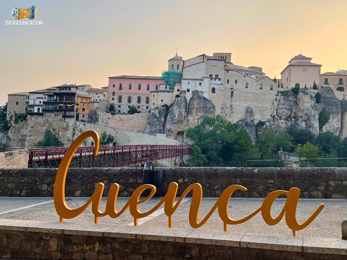 estoescuenca's tweet photo. 👉#Cuenca es una ciudad de miradores.
👉Repartidos por toda la ciudad, hay una gran cantidad de "balcones" con vistas privilegiadas para disfrutar diferentes perspectivas de la ciudad. https://t.co/0FTq4xoEDv