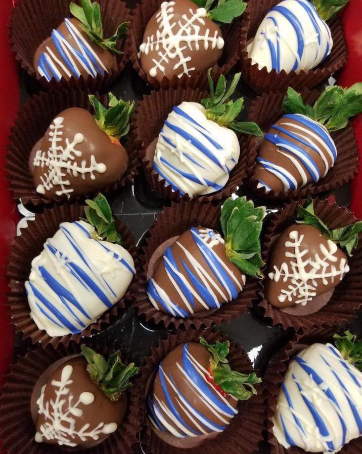 DippedFresh1's tweet photo. Colder temps are back this week!  We have treats ready to satisfy your sweet tooth!  Visit https://t.co/7ase7uVyxH

#strawberries #strawberry #chocolate #food #yummy #dessert #fruit #foodporn #delicious #cake #chocolatecoveredstrawberries #foodie #blueberries #breakfast #berries https://t.co/PlsVMB6Kji