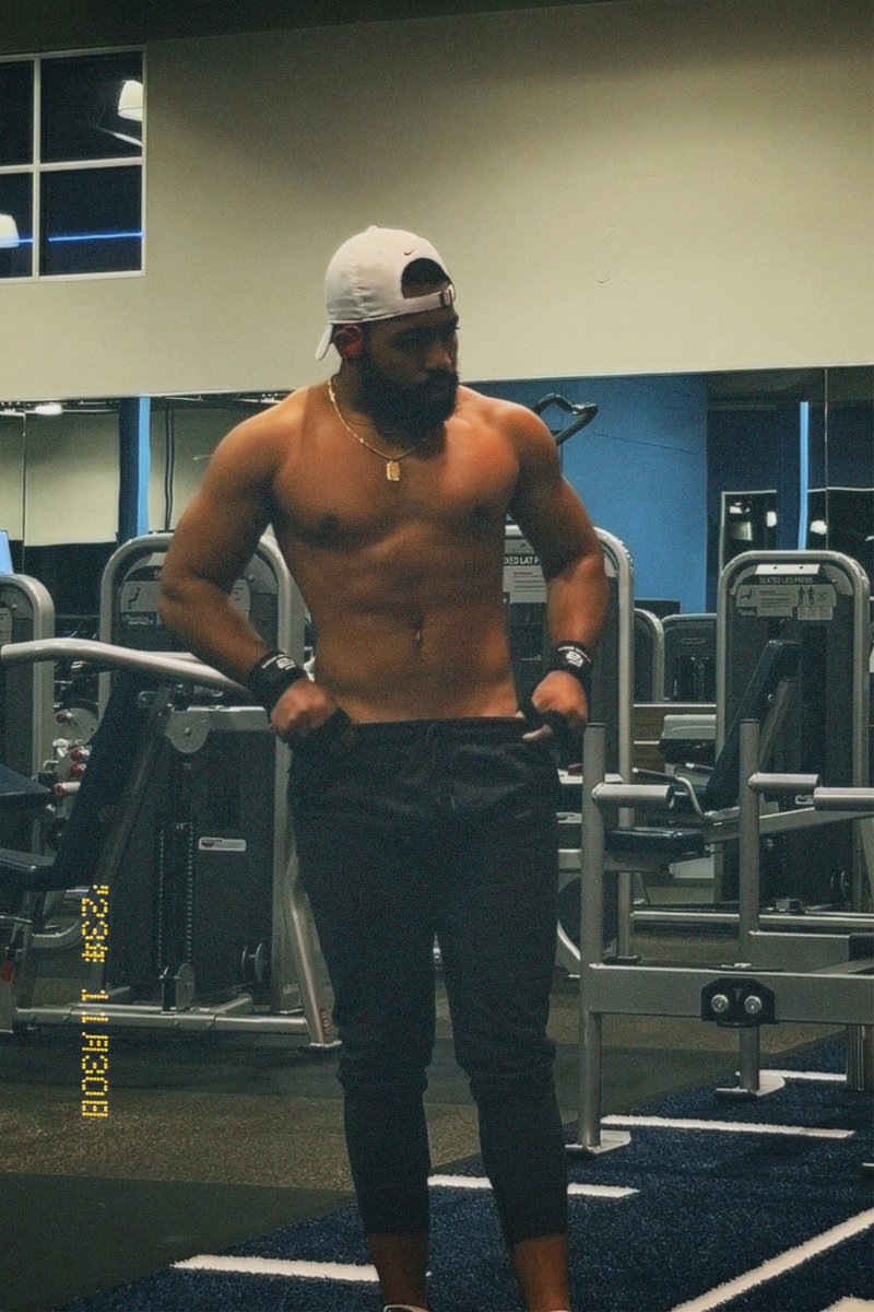 theluislgomez's tweet photo. I Keep Pushing Through Life. https://t.co/t4fOUPjsws