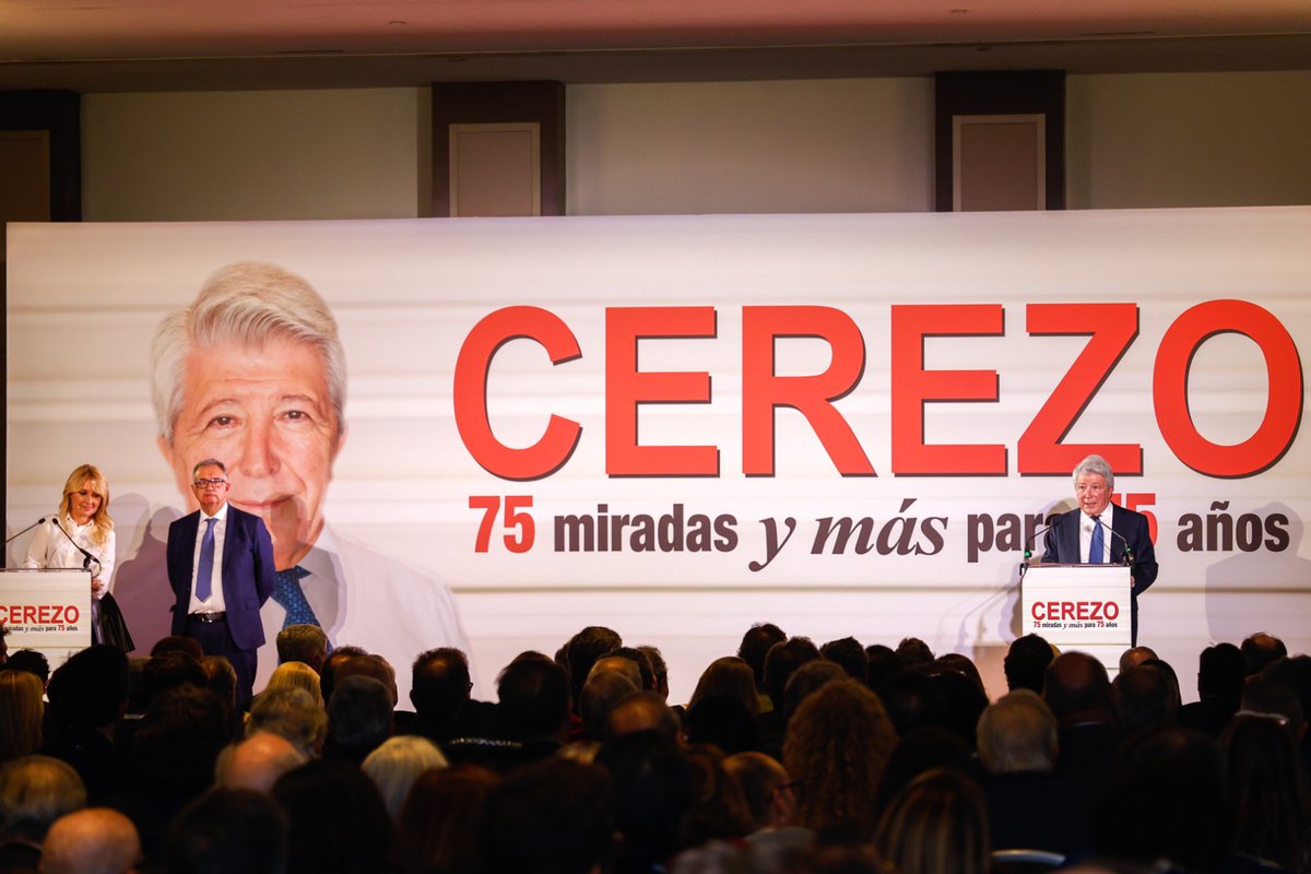 Atleti's tweet photo. Amplia representación rojiblanca en la presentación del libro: 'Cerezo: 75 miradas y más para 75 años', que repasa la vida de nuestro presidente a través de más de 75 testimonios de distintas personalidades del ámbito deportivo, institucional y cultural

➡https://t.co/oC3o1EBost https://t.co/1muZWj7Sst