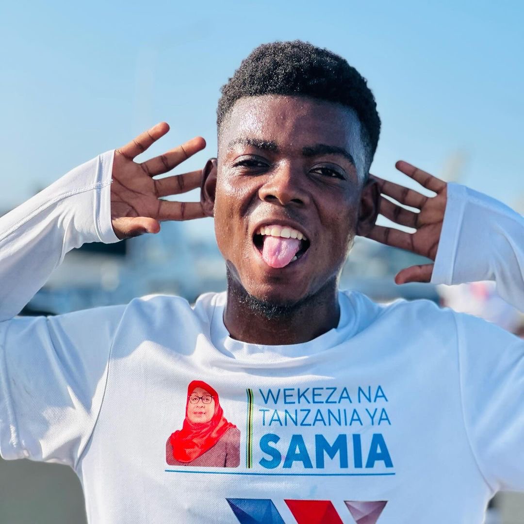 wasafijogging's tweet photo. Mwendo uko pale pale na Chama la wana @wasafijogging Kilometa 20 Pasua Kifua💪🏿 https://t.co/5kFKpWqXTx