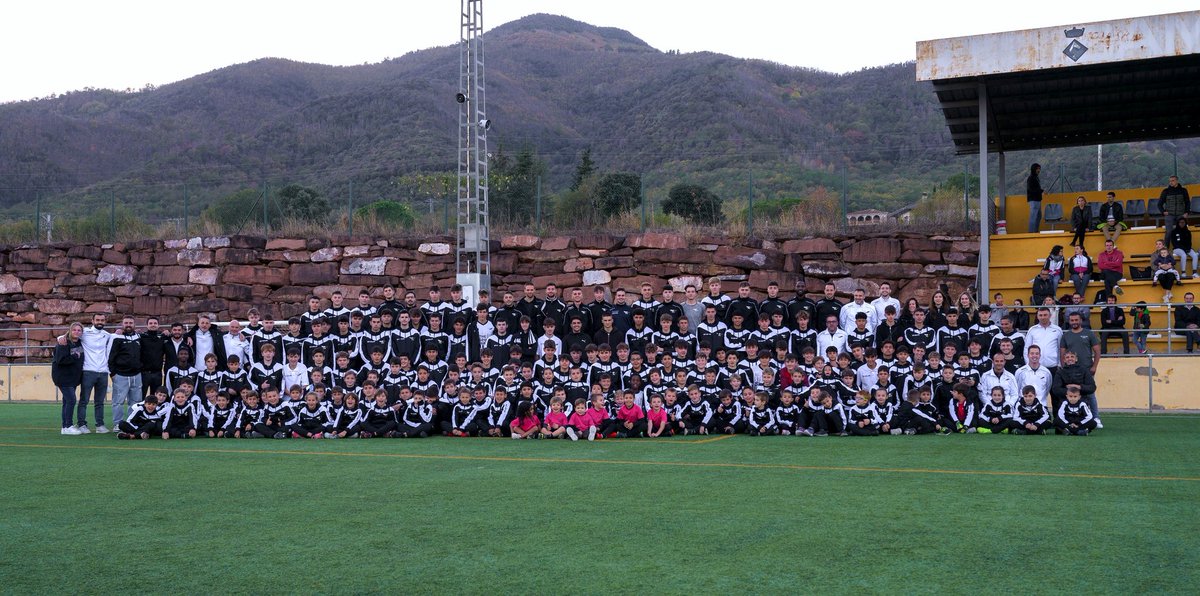 ORGULL |

Aquesta temporada el club ha assolit la xifra històrica de jugadors i jugadores vinculats entre el futbol base i sèniors.
Gràcies per fer-nos confiança!!

Ara més que mai,
SOM-HI CELLERA!!⚫ ⚪